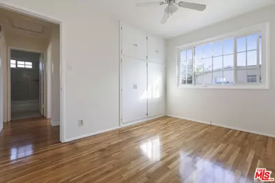 8324 Barnsley Ave, Los Angeles, CA 90045 - Photo 12