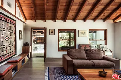 2056 Oakstone, Los Angeles, CA 90046 - Photo 10