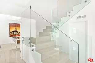 7377 Pyramid Pl, Los Angeles, CA 90046 - Photo 18