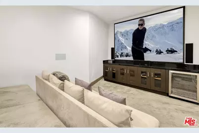 8827 Evanview Dr, Los Angeles, CA 90069 - Photo 16