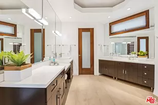 8827 Evanview Dr, Los Angeles, CA 90069 - Photo 22
