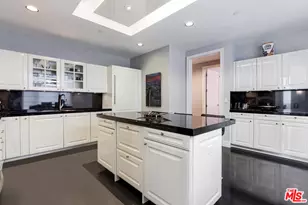 10776 Wilshire Blvd, Los Angeles, CA 90024 - Photo 18