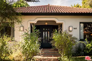 945 S Muirfield Rd, Los Angeles, CA 90019 - Photo 2