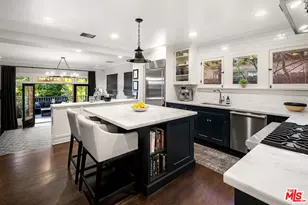 945 S Muirfield Rd, Los Angeles, CA 90019 - Photo 12