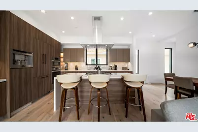 2435 S Penmar Ave, Venice, CA 90291 - Photo 4