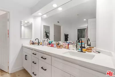 20318 Blythe St, Winnetka, CA 91306 - Photo 12