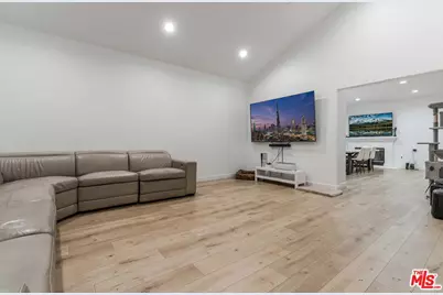 20318 Blythe St, Winnetka, CA 91306 - Photo 4