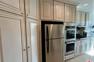 750 S Bundy Dr, Los Angeles, CA 90049 - Photo 10