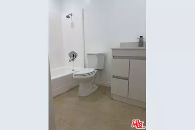 18350 Hatteras St #278, Tarzana, CA 91356 - Photo 26