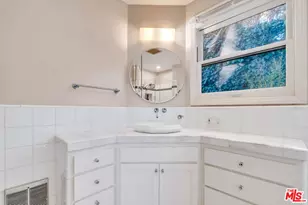 11450 Bolas St, Los Angeles, CA 90049 - Photo 20