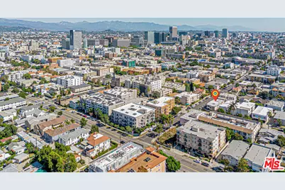 940 S Gramercy Pl, Los Angeles, CA 90019 - Photo 30