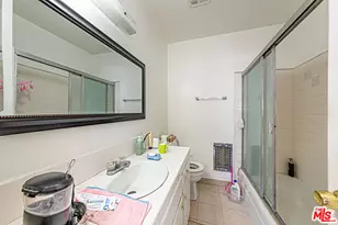 940 S Gramercy Pl, Los Angeles, CA 90019 - Photo 18