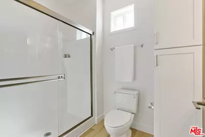 14651 W Sara Ln, Panorama City, CA 91402 - Photo 16