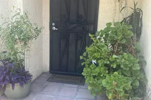 18417 Collins St, Tarzana, CA 91356 - Photo 2