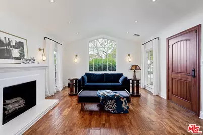 829 S Mullen Ave, Los Angeles, CA 90005 - Photo 4
