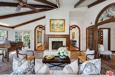 13041 Evanston St, Los Angeles, CA 90049 - Photo 18