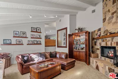 3859 Mandeville Canyon Rd, Los Angeles, CA 90049 - Photo 20