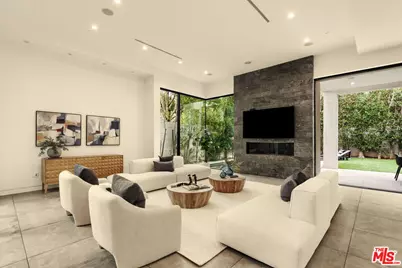 458 S Mansfield Ave, Los Angeles, CA 90036 - Photo 16