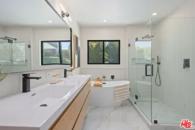 23442 Burbank Blvd, Woodland Hills, CA 91367 - Photo 26