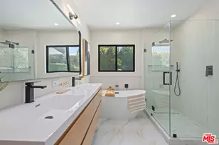 23442 Burbank Blvd, Woodland Hills, CA 91367 - Photo 26