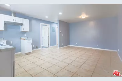 312 E 92nd St, Los Angeles, CA 90003 - Photo 4