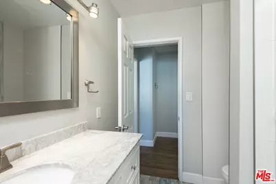 15525 Sylvan St, Van Nuys, CA 91411 - Photo 6