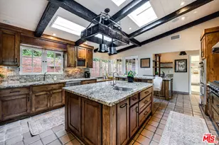 12966 Galewood St, Studio City, CA 91604 - Photo 16