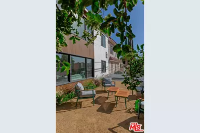 2046 S Burnside Ave, Los Angeles, CA 90016 - Photo 34