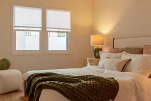 2046 S Burnside Ave, Los Angeles, CA 90016 - Photo 30