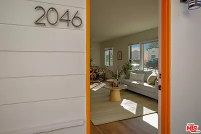 2048 S Burnside Ave, Los Angeles, CA 90016 - Photo 4