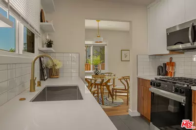 2048 S Burnside Ave, Los Angeles, CA 90016 - Photo 1