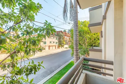 951 Granville Ave #202, Los Angeles, CA 90049 - Photo 1