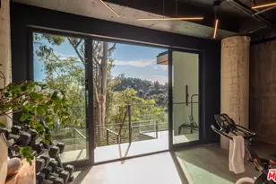 12752 Mulholland Dr, Beverly Hills, CA 90210 - Photo 52