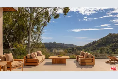 12752 Mulholland Dr, Beverly Hills, CA 90210 - Photo 24