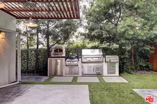 10832 Wrightwood Ln, Studio City, CA 91604 - Photo 26