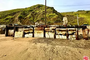 19240 Pacific Coast Hwy, Malibu, CA 90265 - Photo 4