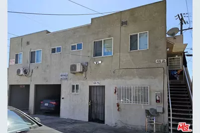 426 W 77th St, Los Angeles, CA 90003 - Photo 2