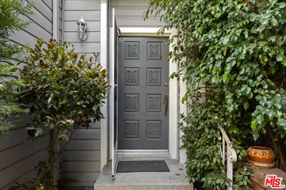 18135 Burbank Blvd #6, Tarzana, CA 91356 - Photo 4