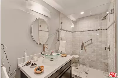 531 N Rossmore Ave #301, Los Angeles, CA 90004 - Photo 26