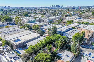 1040 N Genesee Ave, West Hollywood, CA 90046 - Photo 10