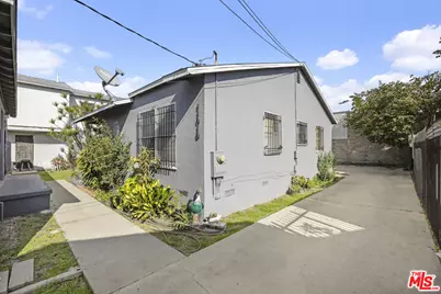 11008 Willowbrook Ave, Los Angeles, CA 90059 - Photo 20