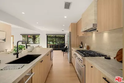 2229 Willetta St, Los Angeles, CA 90068 - Photo 10