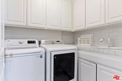 12683 Promontory Rd, Los Angeles, CA 90049 - Photo 34