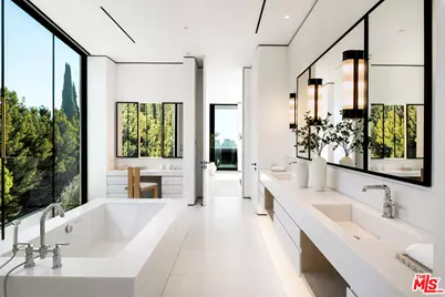 1210 Laurel Way, Beverly Hills, CA 90210 - Photo 12