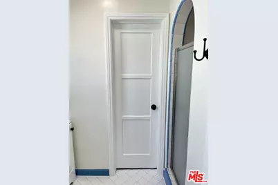 1306 S Longwood Ave, Los Angeles, CA 90019 - Photo 58