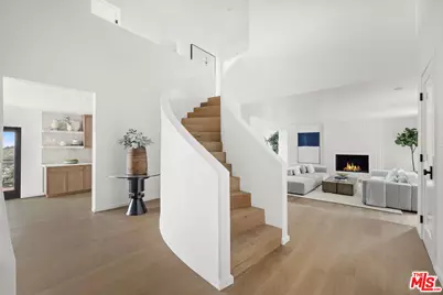 8620 Skyline Dr, Los Angeles, CA 90046 - Photo 8