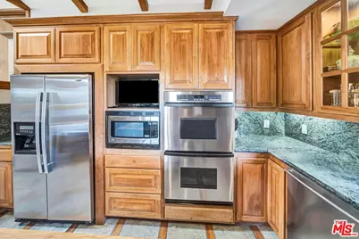 3681 Alta Mesa Dr, Studio City, CA 91604 - Photo 14