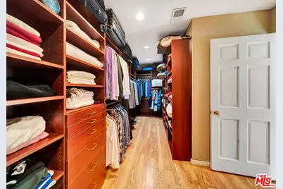3681 Alta Mesa Dr, Studio City, CA 91604 - Photo 24