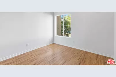 18350 Hatteras St #277, Tarzana, CA 91356 - Photo 14