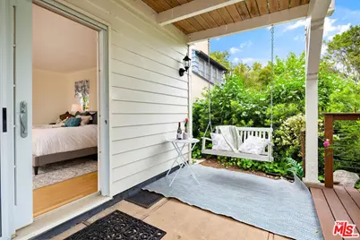 12052 Laurel Terrace Dr, Studio City, CA 91604 - Photo 28